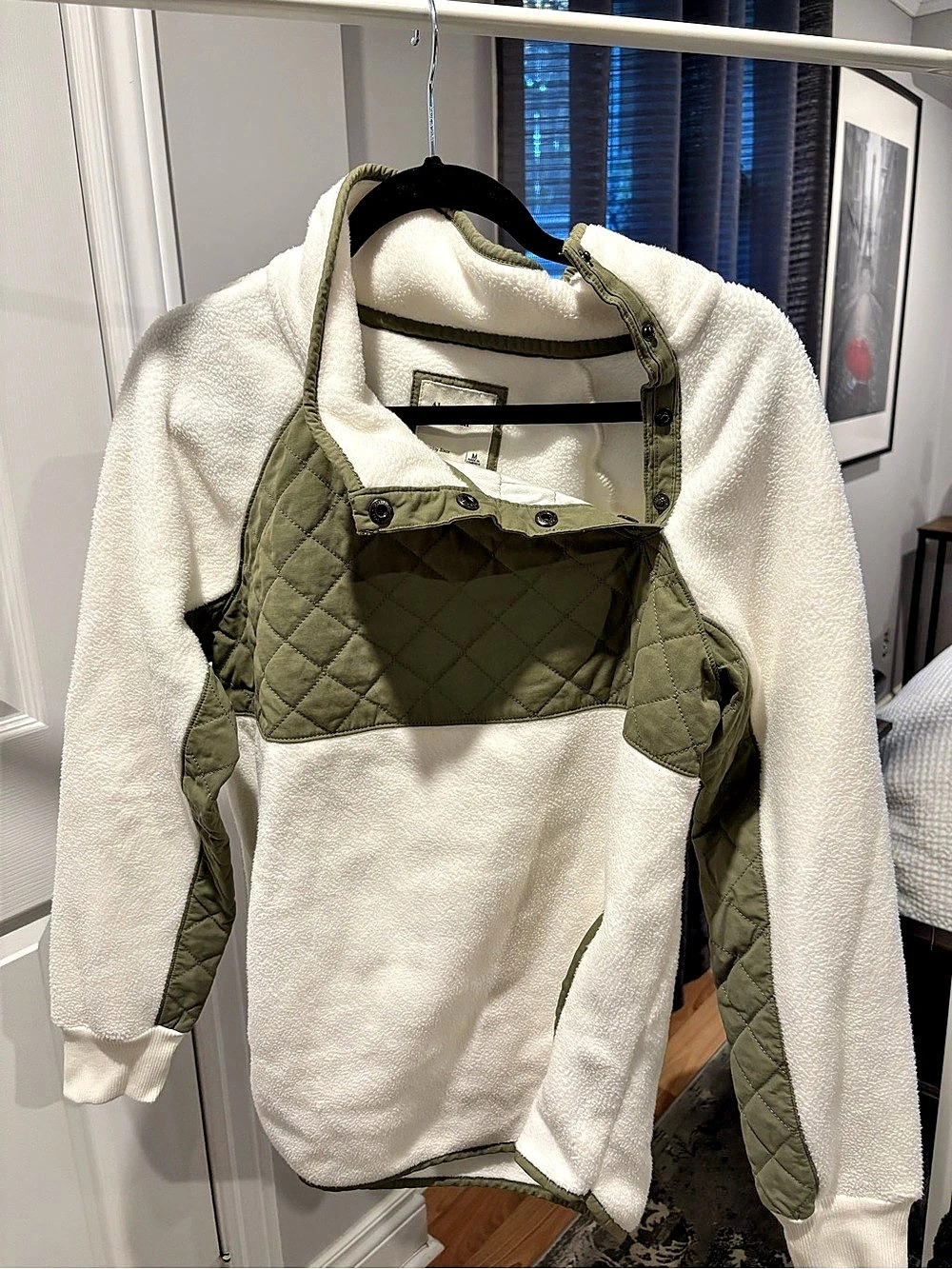 Abercrombie & Fitch Quilted Faux Sherpa Snap Sweater Top White & Green Medium